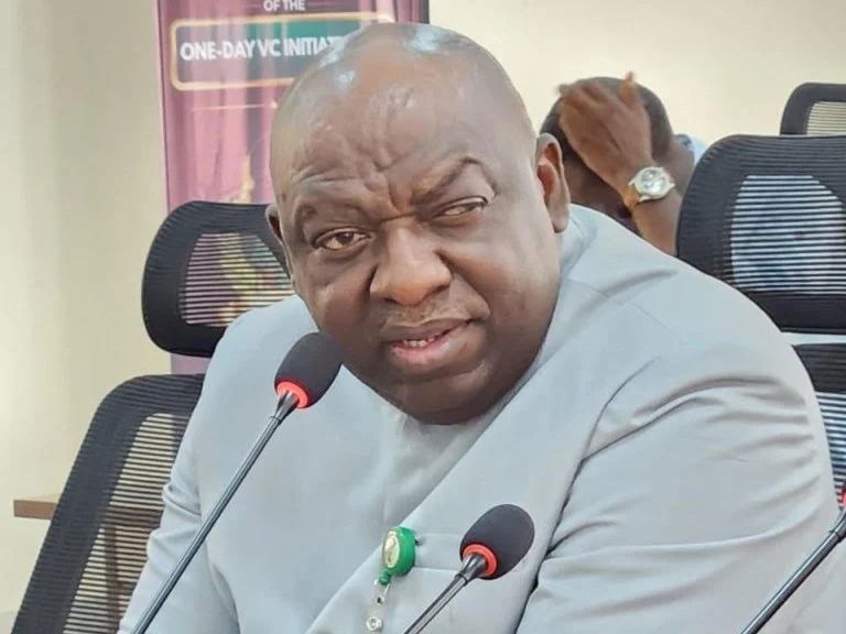 MobilePunch's tweet photo. 𝗙𝗨𝗢𝗬𝗘 𝗱𝗲𝗻𝗶𝗲𝘀 𝗩𝗖'𝘀 𝗮𝗿𝗿𝗲𝘀𝘁 𝗳𝗼𝗹𝗹𝗼𝘄𝗶𝗻𝗴 𝗢𝘀𝘂𝗻 𝗲𝗹𝗲𝗰𝘁𝗶𝗼𝗻

𝗥𝗲𝗮𝗱 𝗠𝗼𝗿𝗲: https://t.co/enXq7nparx https://t.co/Sagoti7tx2