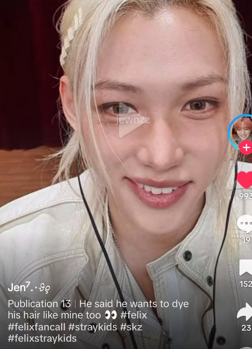 yonglitzy's tweet photo. felix said he wants to dye his hair like op’s and op has dark red hair… i’m a NAWT ready https://t.co/CcCD5zFbAk