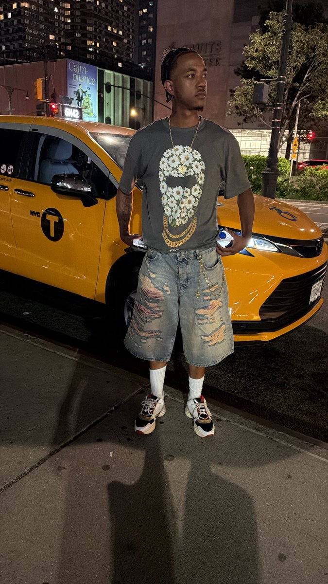 MardyMaar's tweet photo. NYC https://t.co/F9hW5WLlQV