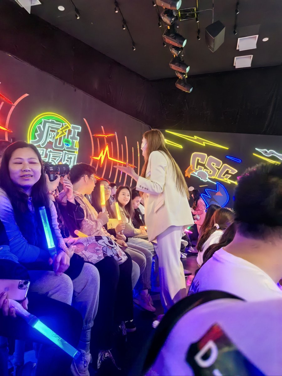 LMizii's tweet photo. Just got front-row seats to the most chaotic, hilarious variety show taping! My sides hurt from laughing so hard—can’t stop replaying those silly game bits!  #VarietyShowDiaries https://t.co/df8h1sVU3S