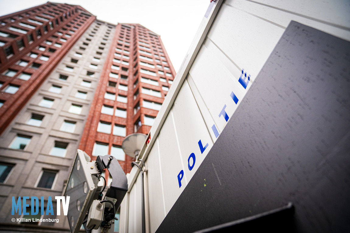 Overleden man aangetroffen in flat in Rotterdam, politie onderzoekt misdrijf