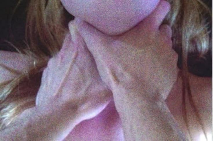 r4venbiteee's tweet photo. who can choke me like this ♡

#nsfwtwtًً #nsfwtwt #femdom #mommy #findom #goon #gooner #session #selling #paypig #menu #choke https://t.co/0AC5efPq4a