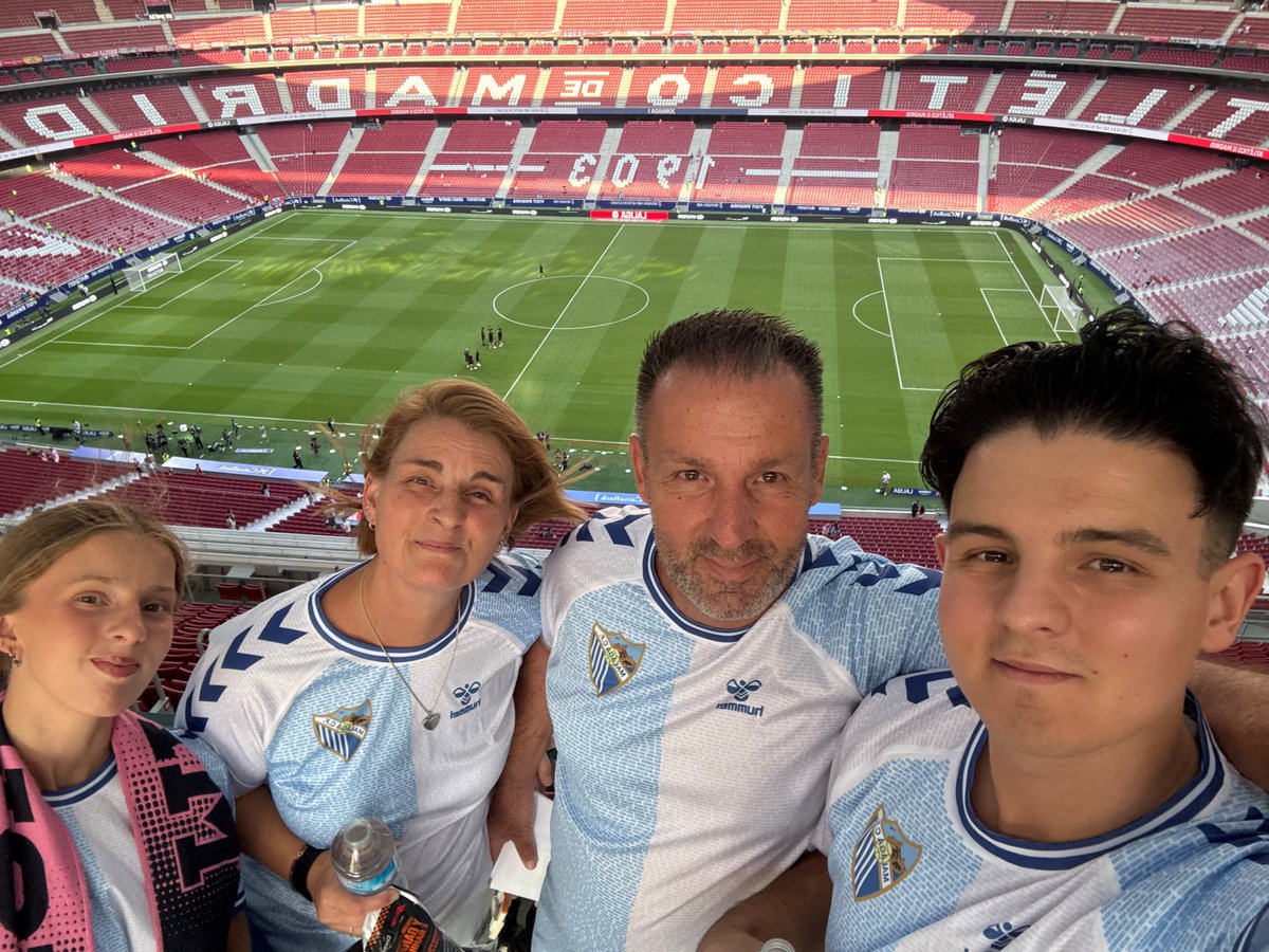 100301Leal's tweet photo. Siempre @MalagaCF 💙💙 https://t.co/jNvGpPvAtL