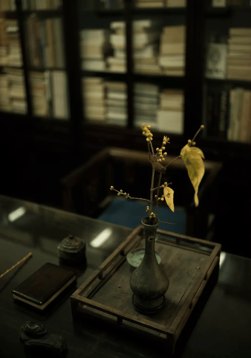 reckon22561422's tweet photo. Got 60 mins to crack the locked study clues and escape this dark mansion room. No phones allowed — only your team’s wits! https://t.co/01yQ9NkYCP
