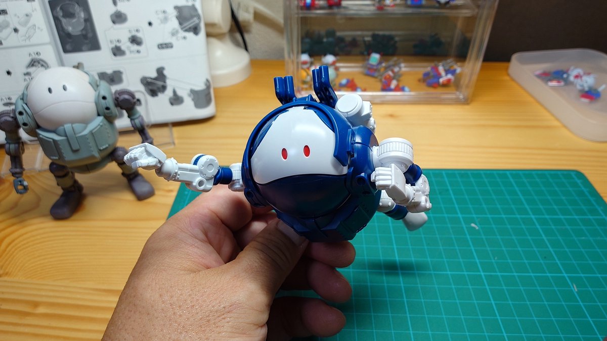 Zonamoshi8's tweet photo. 早朝模型いじり
モビルハロはええな〜
可愛くよく動く
ベース限定のは口まで開くのいいわ♪ https://t.co/vOMWIa6PLO