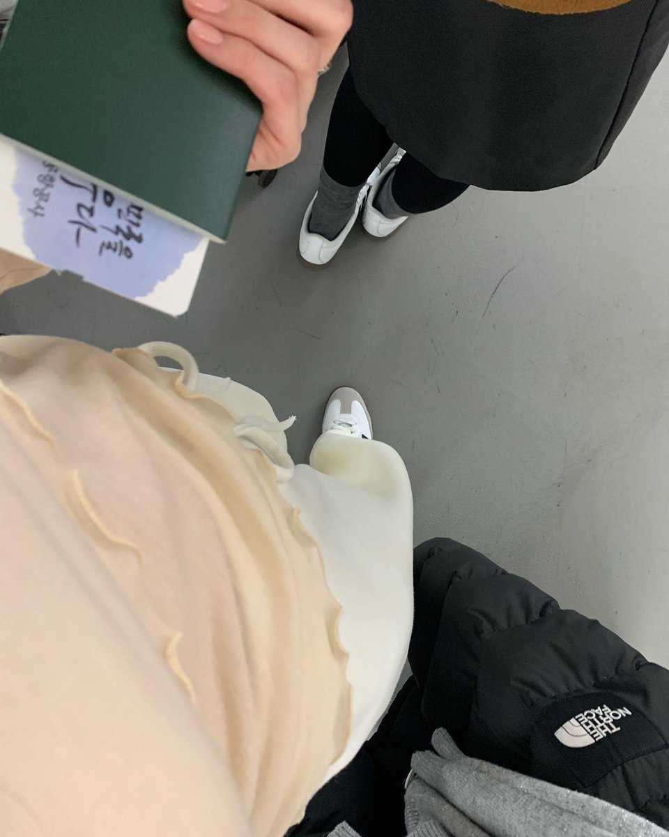 simontse1976's tweet photo. お前の悩みなら、いつでも聞いてやるから遠慮するなよ。 💔🌧️
SGV https://t.co/LC9qJeZL1e