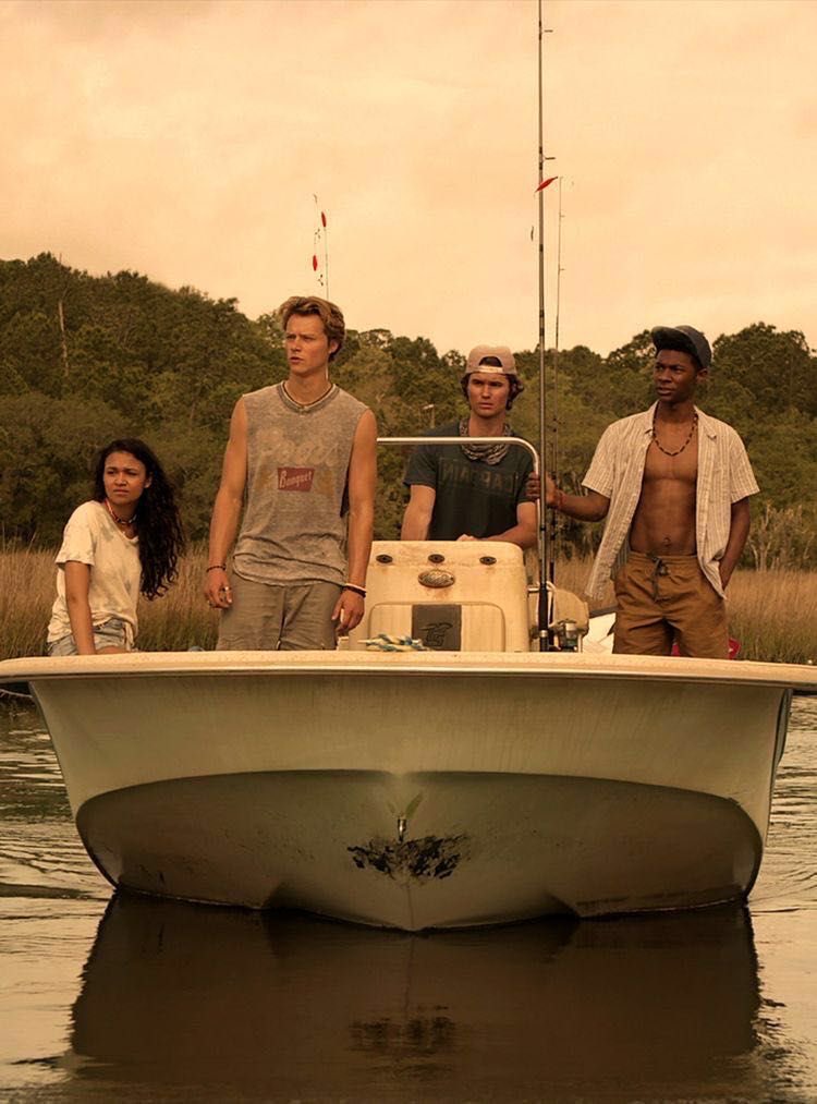 jjxmayb4nk's tweet photo. pov: we’re in a pandemic with nothing to do at home but a teen summer show just dropped on Netflix https://t.co/8J7KoEdeaU