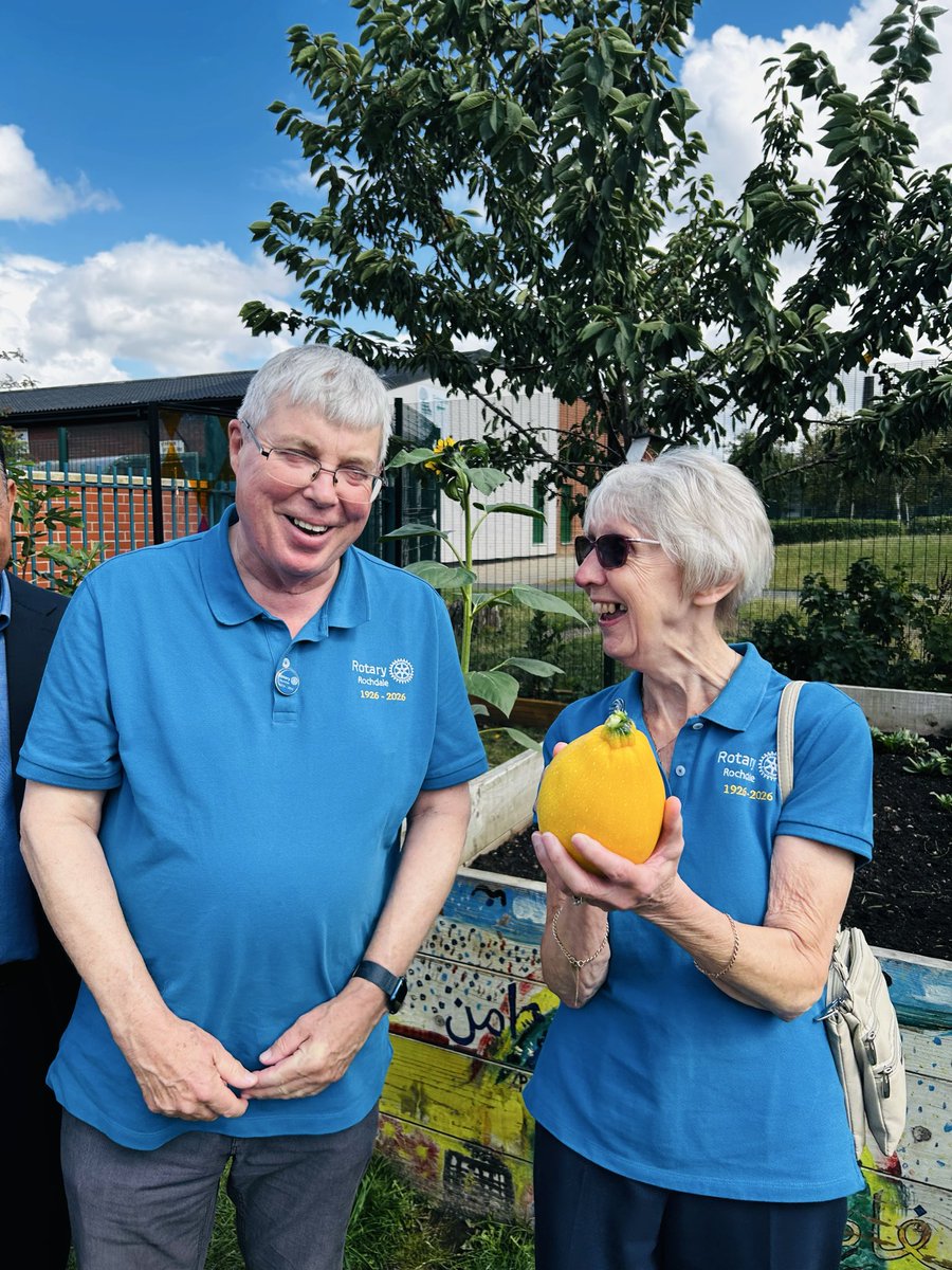 deeplishcc's tweet photo. Harvest day at Deeplish CC!
Fresh fruit & vegetables from our community garden. Growing green spaces & community connections together.
#DeeplishCC #CommunityGarden @WeActTogether @RochdaleCouncil https://t.co/2yFbNcf9p5