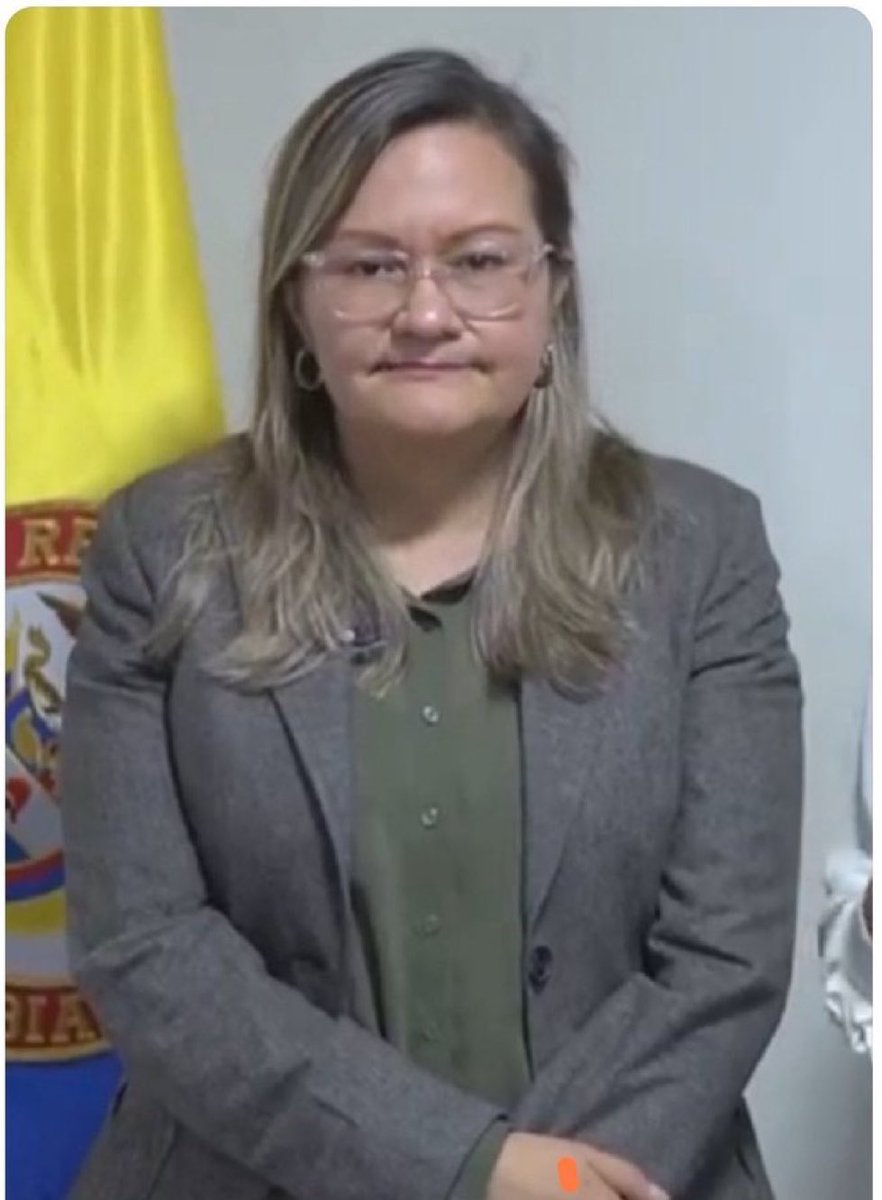 c0lombiaderecha's tweet photo. “A mi me cuesta creer que el presidente Petro sea tan arrecho como dicen, él a mí NUNCA me insinuó nada”

Infierno Rusinque https://t.co/a1gyYhupQz