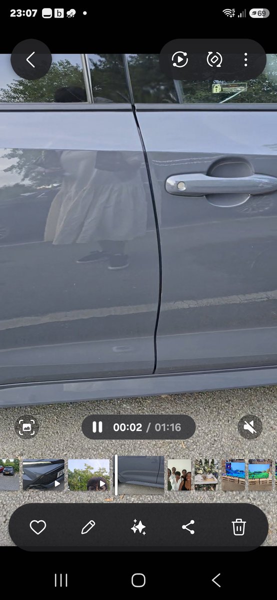 NwogoE's tweet photo. @Hertz @jaypeequeue @Hertz 
I need this situation dealt with asap. Hertz Customer Care Case # 34405364. These are the screen shots to the scrath or white mark was on the door of the rental. This issue has been going on since 9th of July. I dropped the car 6th of July. https://t.co/Sf7VTmlTx7
