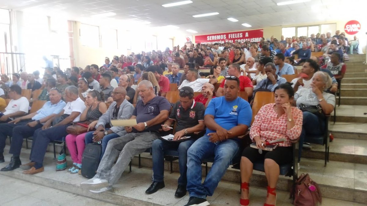 Dtor_OrgEEG's tweet photo. ⚡ La @granma_empresa desarrolla reunión ampliada con sus trabajadores para fortalecer el control interno y enfrentar los hechos delictivos que afectan al SEN, se analizan causas y acciones para proteger los recursos

#ElectricaGranma #LoQueNosUNEprevención #CubaVencerá https://t.co/78rDVqRlR6