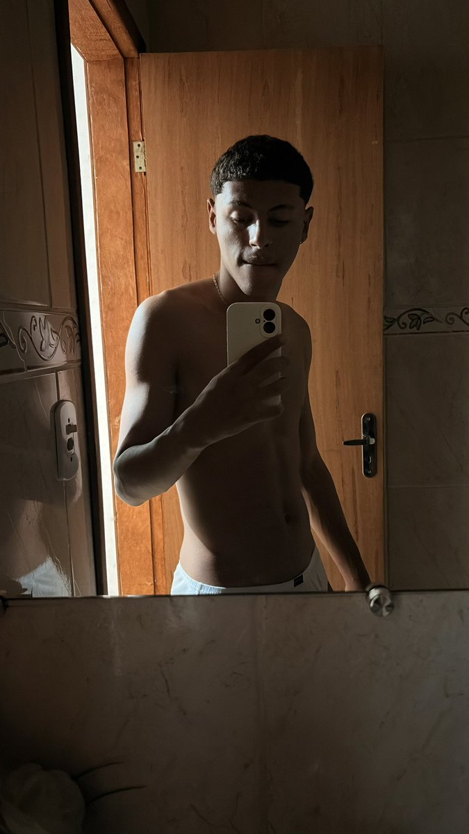 absolutelyjota's tweet photo. papi no me deje solo https://t.co/Giqu9PNTn6