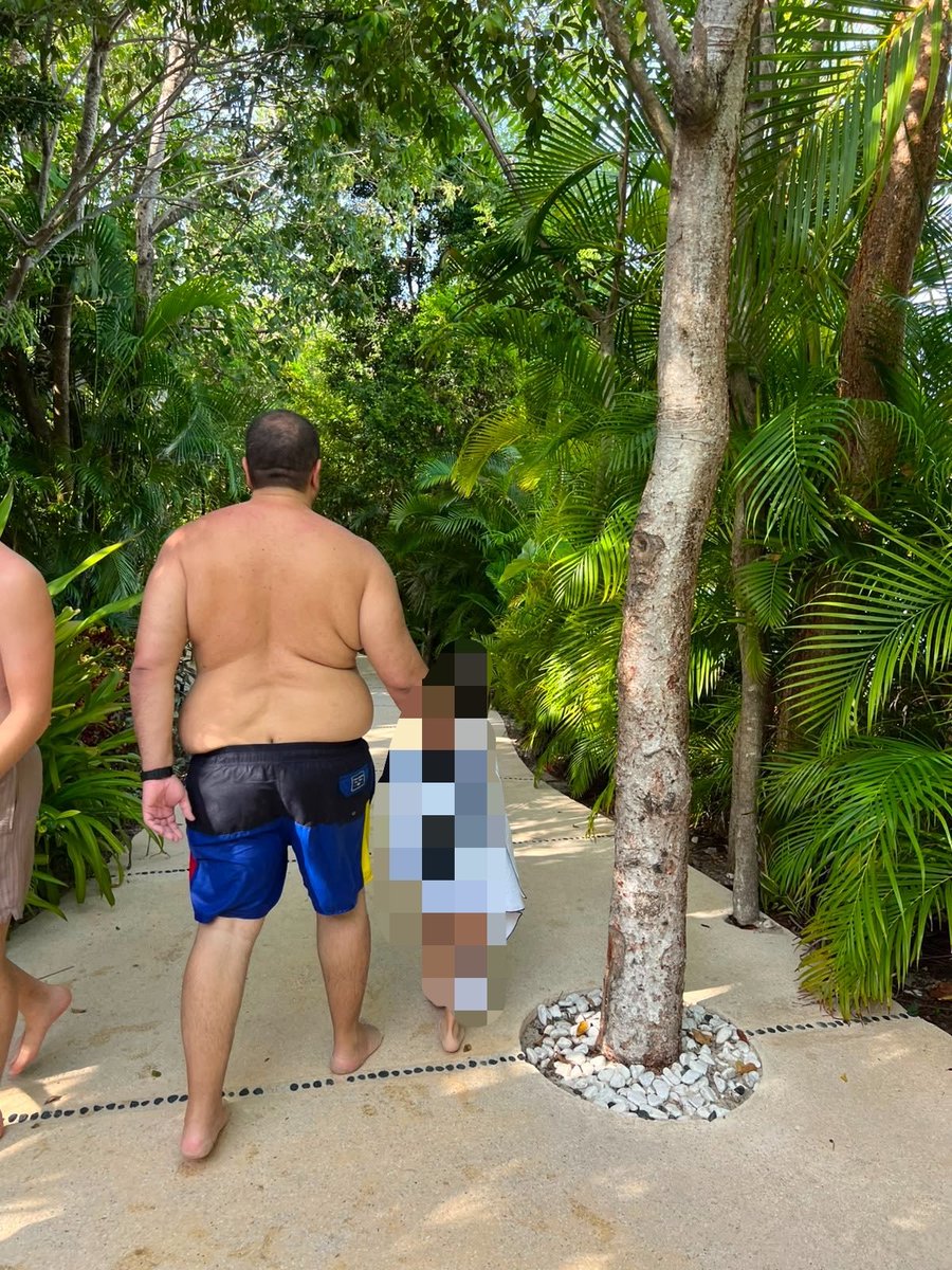 PonchoAviles1's tweet photo. 🚨👉Pues no que estabas en #Houston, pinche marrano

Estas fotos fueron tomadas hoy en Jungala de @grupovidanta 

Además, con ese pinche cuerpo cultural que tienes pareces el DAVID de Miguel Angel

Si sufriera de obesidad https://t.co/Qc1HFc96hi