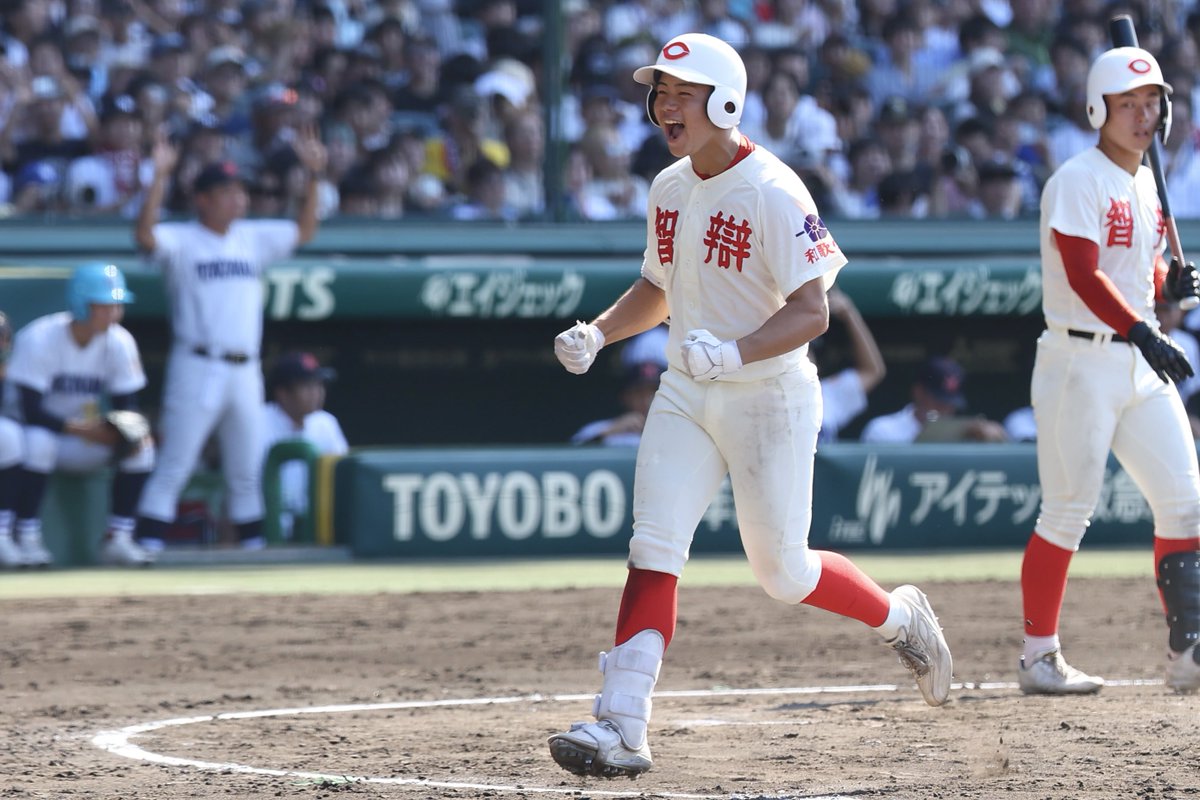 Y619Kajiya's tweet photo. 【全国高校野球選手権大会】
2026.8.20 智辯和歌山-横浜

3回裏 智辯和歌山･楠本龍生選手の確信ホームランで この回逆転に成功

#甲子園 #高校野球 #智辯和歌山 #楠本龍生 https://t.co/4CreE70jUO
