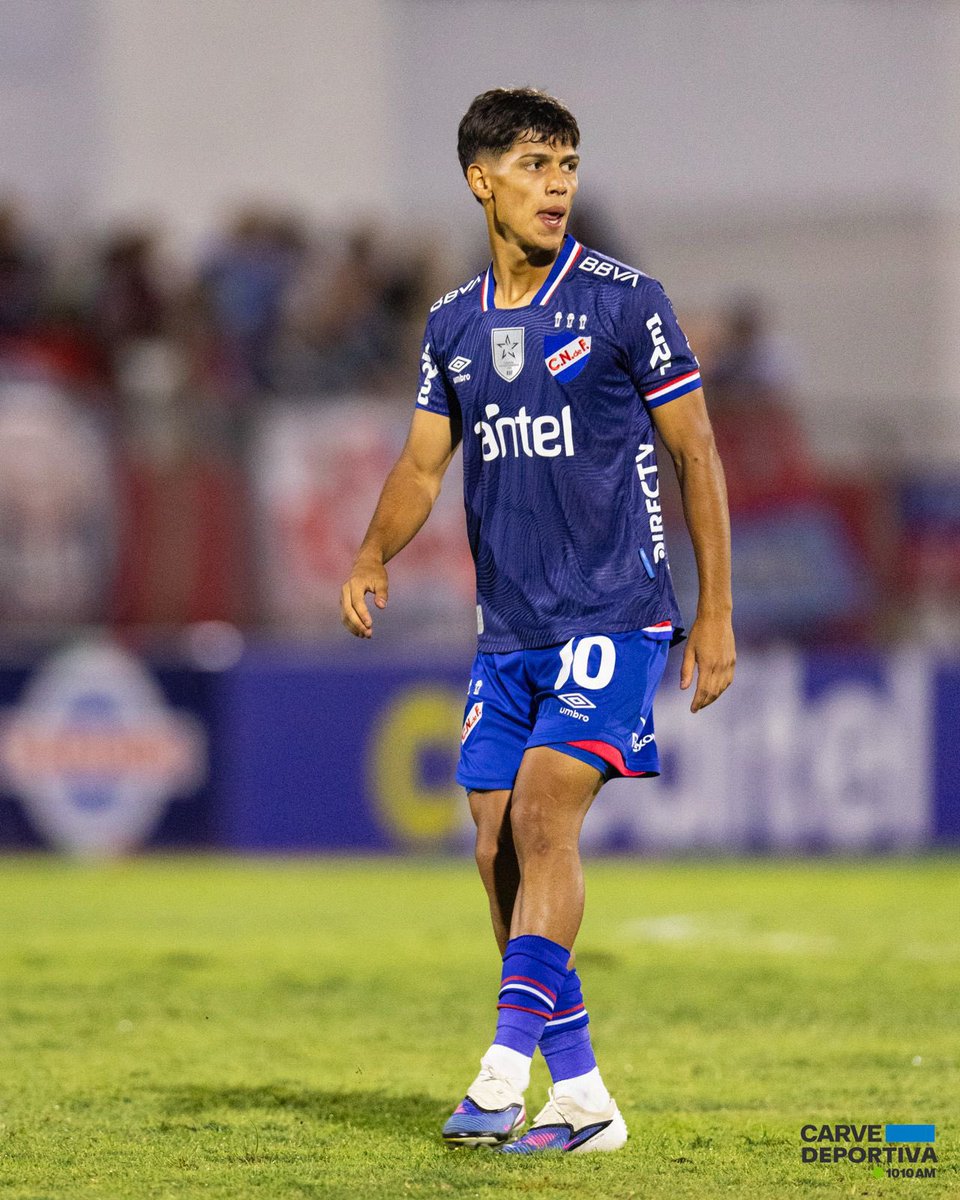 hernanbraga1's tweet photo. 🔵⚪️🔴 #𝗡𝗔𝗖𝗜𝗢𝗡𝗔𝗟

➡️ Daniel Carreño pretende utilizar a Agustín Dos Santos como el volante más adelantado del tricolor. 

🔟 Quiere que sea el enganche.

➡️ El futbolista de 18 años jugó en esa posición en el proceso de divisiones formativas.

ℹ️ Info de @olivera_martin1 https://t.co/xAnMza4Mtv