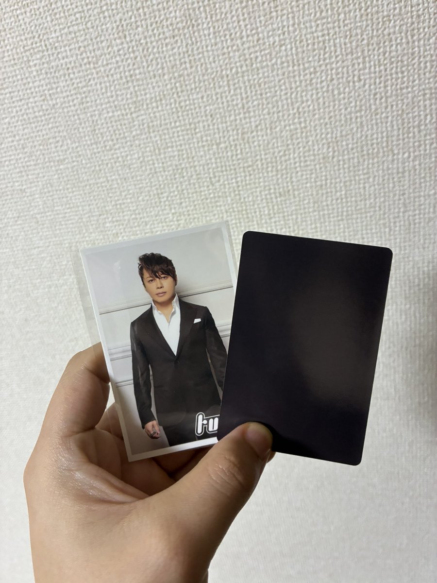 TM_RvsI_RONAKA's tweet photo. マグネット広告が来るたび、喜んで西川貴教の裏側に配置してる https://t.co/a6wJV5cYYR