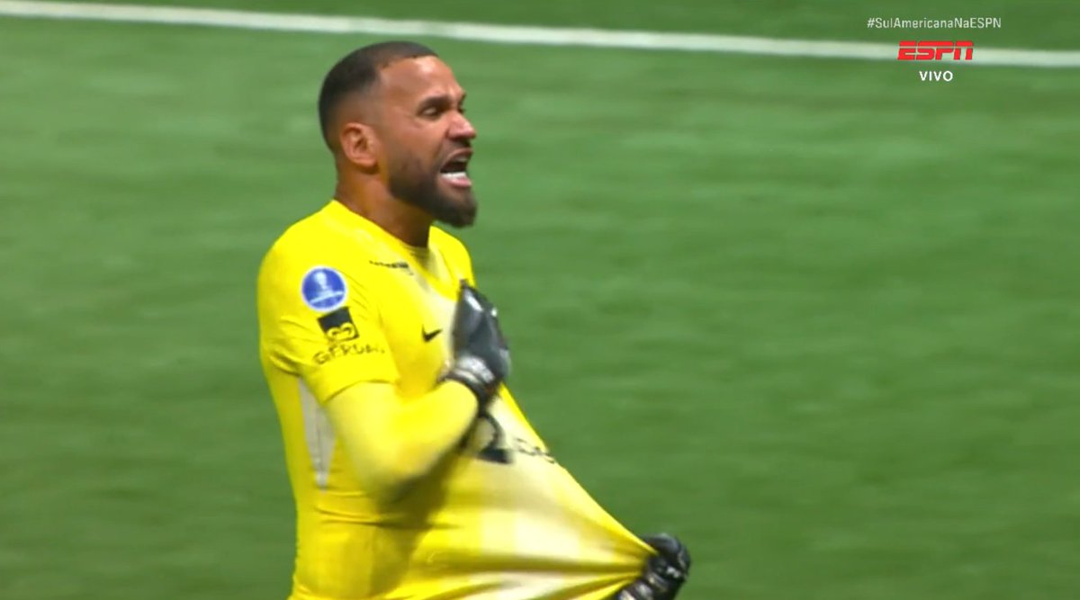 CentralDoBrega's tweet photo. goleiro DESGRAÇADO de bom.

inacreditável. https://t.co/eSAAwtdmhM