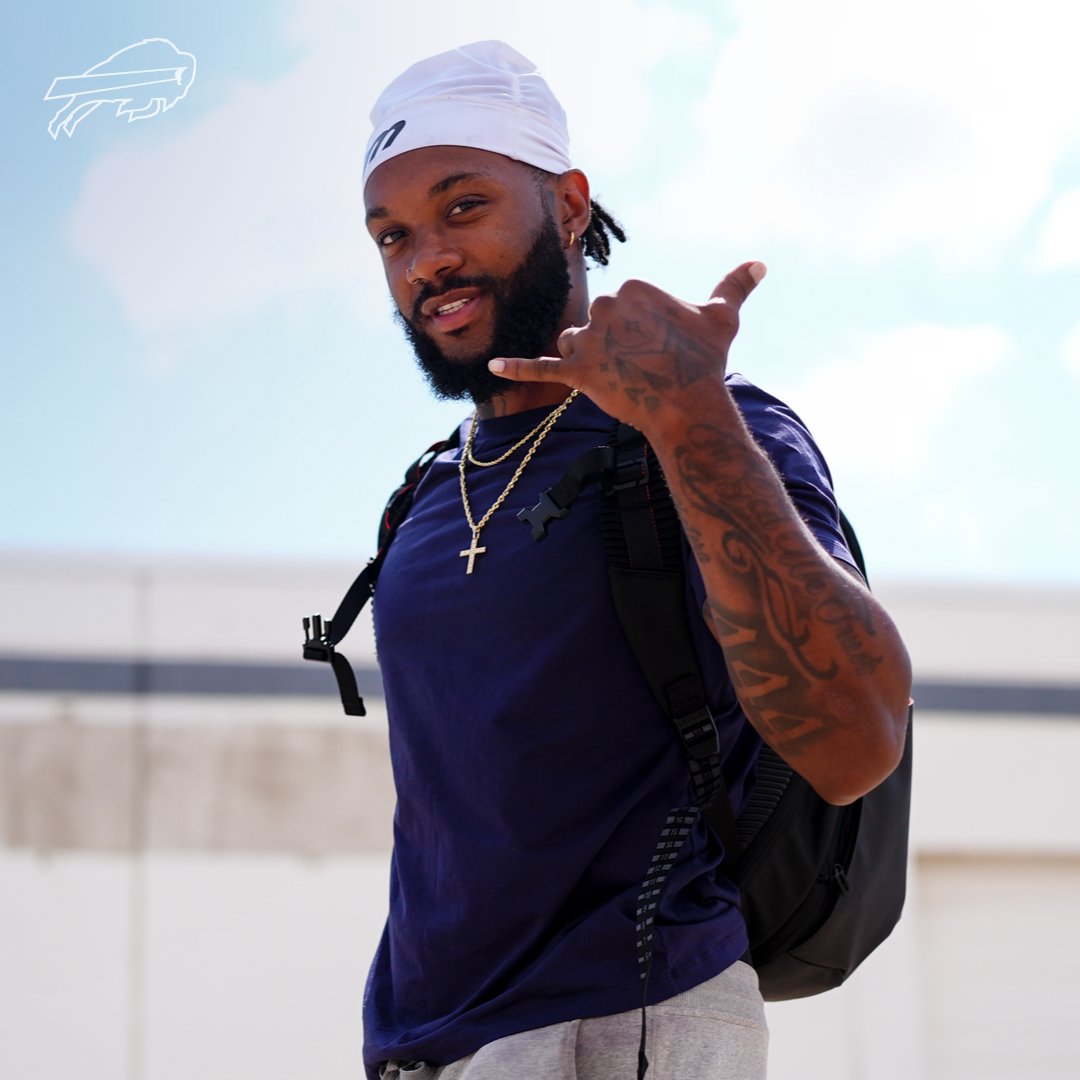 BuffaloBills's tweet photo. OTW to Cleveland.✈️ https://t.co/OvmJS4xPDF