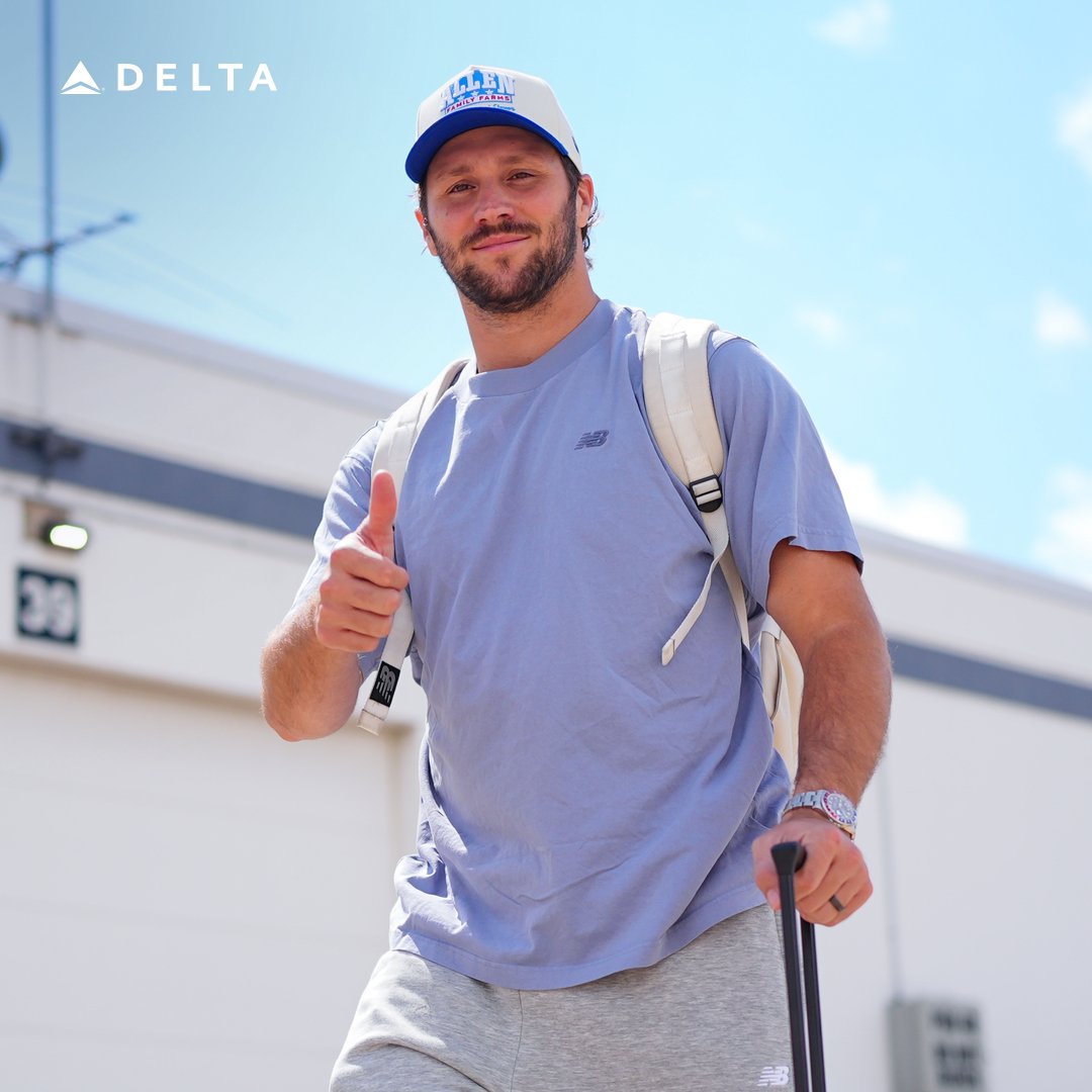 BuffaloBills's tweet photo. OTW to Cleveland.✈️ https://t.co/OvmJS4xPDF
