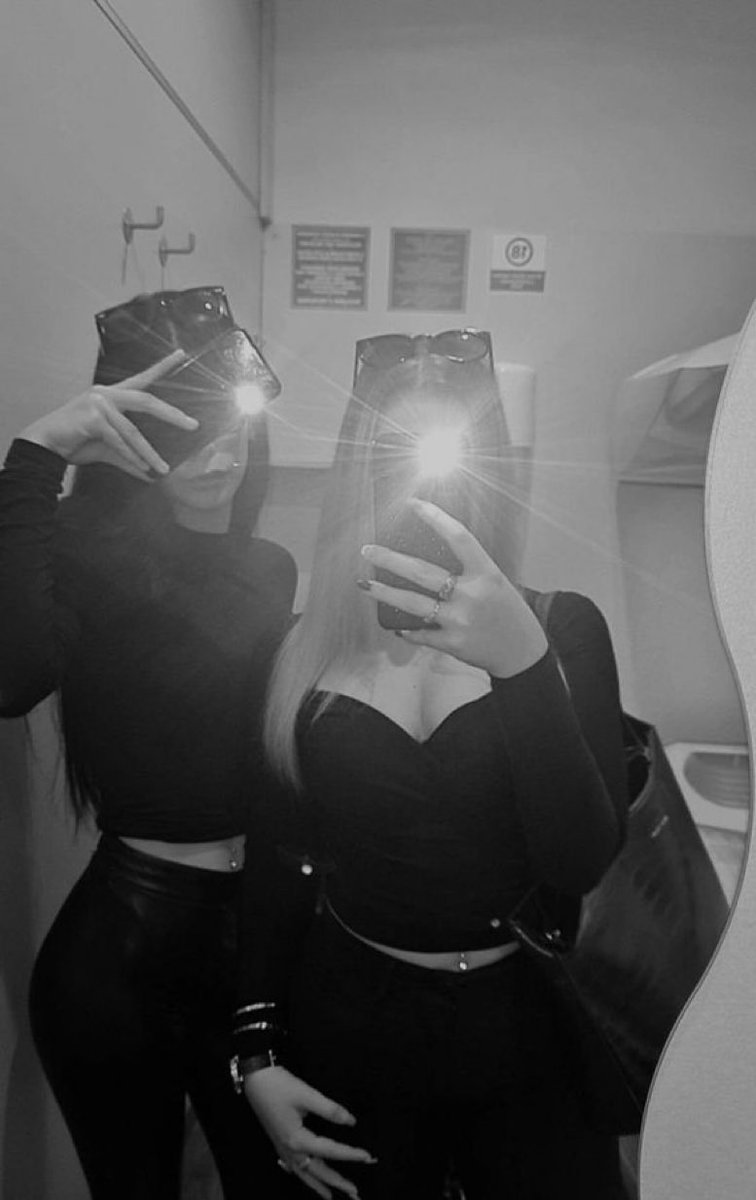_Goddess_Elora_'s tweet photo. Dispo sur Lyon   #moneyslave #soumis #dominatrice #feetfetish #fetichisme #paypig #larbin
#dijon #bourgogne #maitresse #pied
#moneymiss #attache #ligoter #bâillonner #slave #virtuel #paris #soumisparis #feetworshi̇p #lyon #soumislyon https://t.co/oRKNDfL6wm