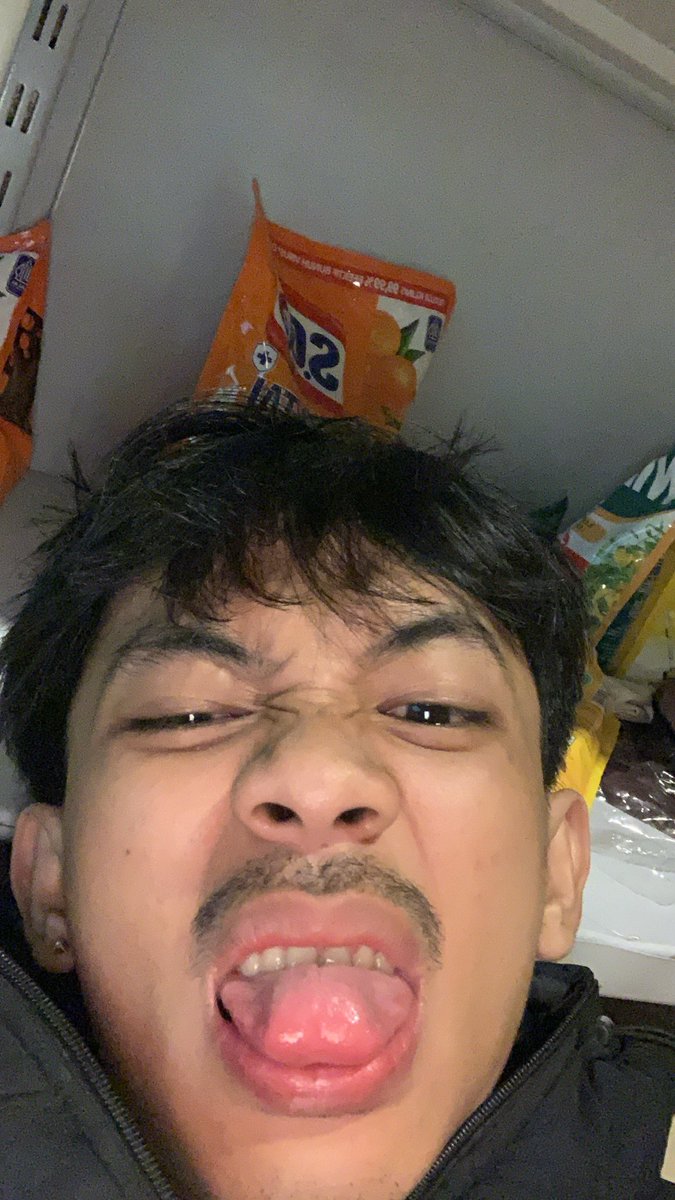 onecrett's tweet photo. send my love to your new lover💛 https://t.co/8GgDkt79DG