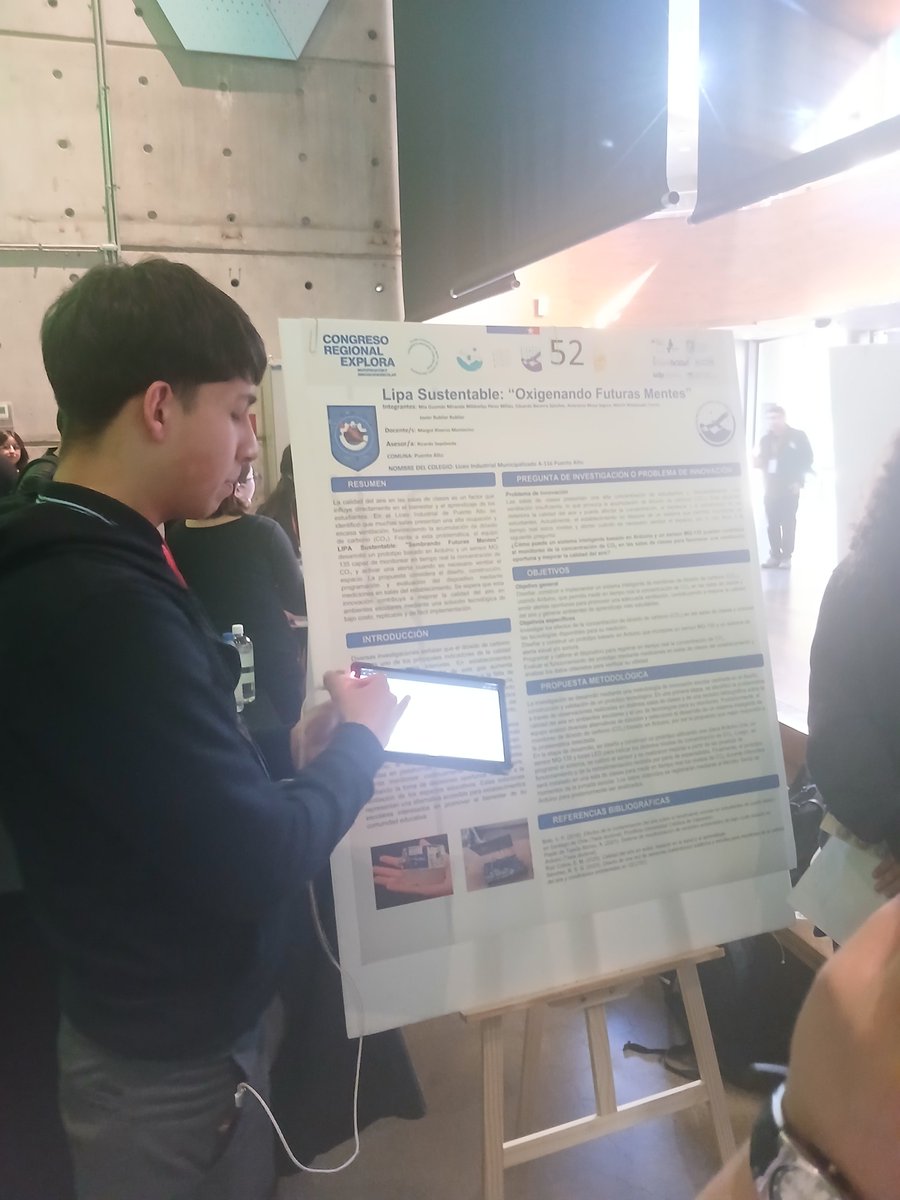 Alexandernikko's tweet photo. @explora_cl @udp_cl Un orgullo aportar al desarrollo del talento escolar y ver el tremendo nivel de investigación de nuestra zona. 🧠🔬#ExploraSurPoniente #UDP #CongresoRegional #CienciaEscolar #Divulgación #alexanderhome #madeinunab #alexandercarreno https://t.co/TgdqFFr0fk