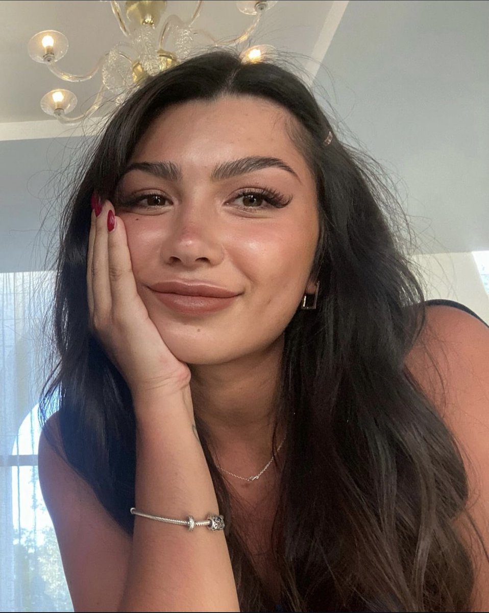 T2ktokgooner's tweet photo. Looking for longterm chat over my posh slut irl and sharing her slutty stories
#wankchat #asian #nsfwtwt #goon #WMAF #nsfw #sexstories #nolimit #ukchav #bop https://t.co/8FvJhqOetP