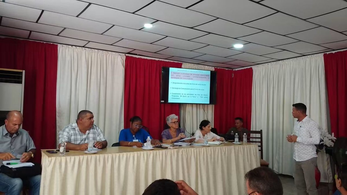 ern_antunez's tweet photo. La Dirección General de Educación en el municipio #SanctiSpíritusEnMarcha pondera el aseguramiento de los actos de inicio del curso escolar en cada institución educativa con todas las condiciones creadas para nuestros educandos este 1 de septiembre. 
#RegresoAClases https://t.co/R5tQ1kUrMa