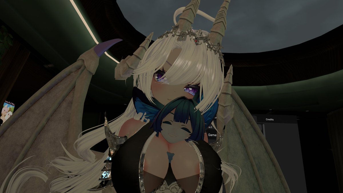 CreeperChief's tweet photo. Got caught by a dragon😳
ft. @MothMaybeLol 

(also featuring my old avi lol) 

#vrchat #vrc #Airi3D #Epli3D https://t.co/Ca51BZX3D6