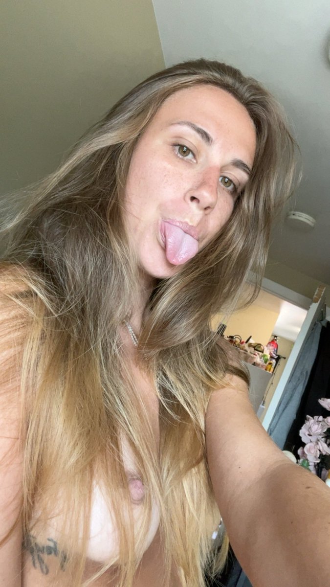 _gabbyn22's tweet photo. $10 topless rates 🫶🏻👀 babyboo9577 on snap 🩷👀  #buyingcontent https://t.co/6xOw3XI2KD