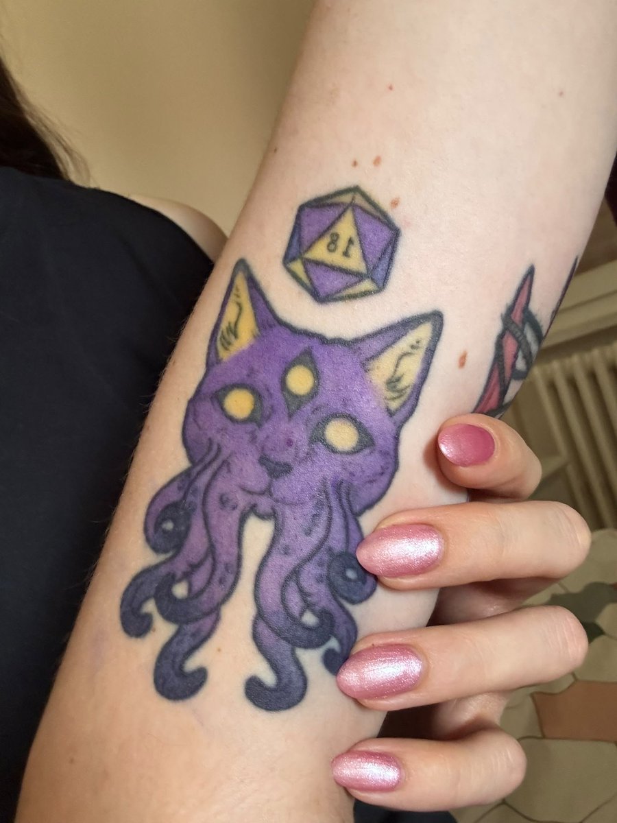 annaagnox's tweet photo. Farsi colorare i tatuaggi dalla fidanzatina è bare minimum https://t.co/86Kw7QsIGD
