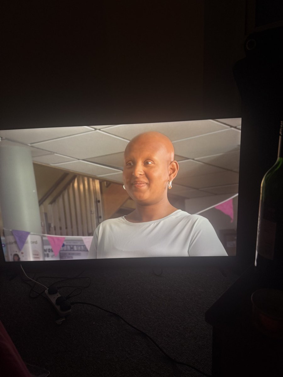 PrettyVenomxx's tweet photo. Nice to see Matt Lucas back on the telly  #eastenders https://t.co/2U02Zi3oPs