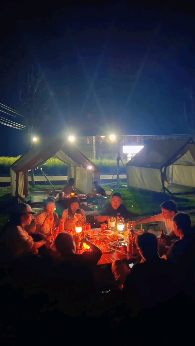 _IsItJustMeOr's tweet photo. Spent the night under starry skies by the campfire, ate s’mores till my tummy was full—this is the kind of slow, happy escape I needed. No alarms, just crickets and fresh pine air https://t.co/BjREMaU6a9