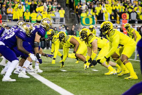 BenScottStevens's tweet photo. EVERY college football rivalry game should be a Color Rush. https://t.co/SZCsJ3uTTM