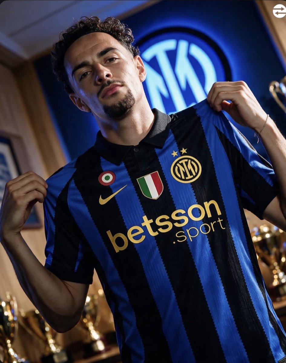 someeeoneee11's tweet photo. @Inter_Xtra @SkySport AURA 🤩✨🖤💙 https://t.co/WqYmpY9OzJ