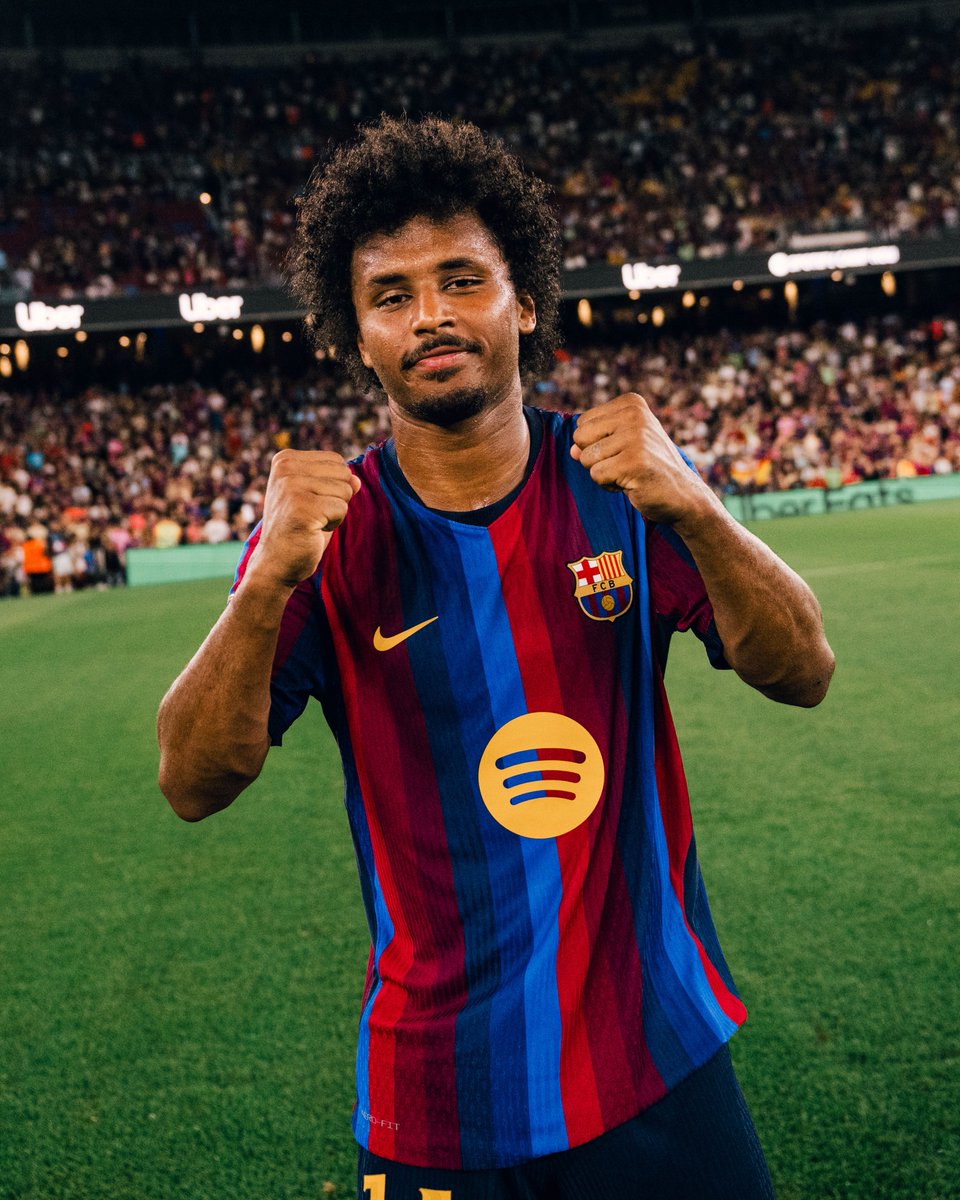 FCBarcelona's tweet photo. Spotify Camp Nou debuts for new signings Gordon, Adeyemi and Bisiwu 🔵🔴 https://t.co/IVWQm7W2AL
