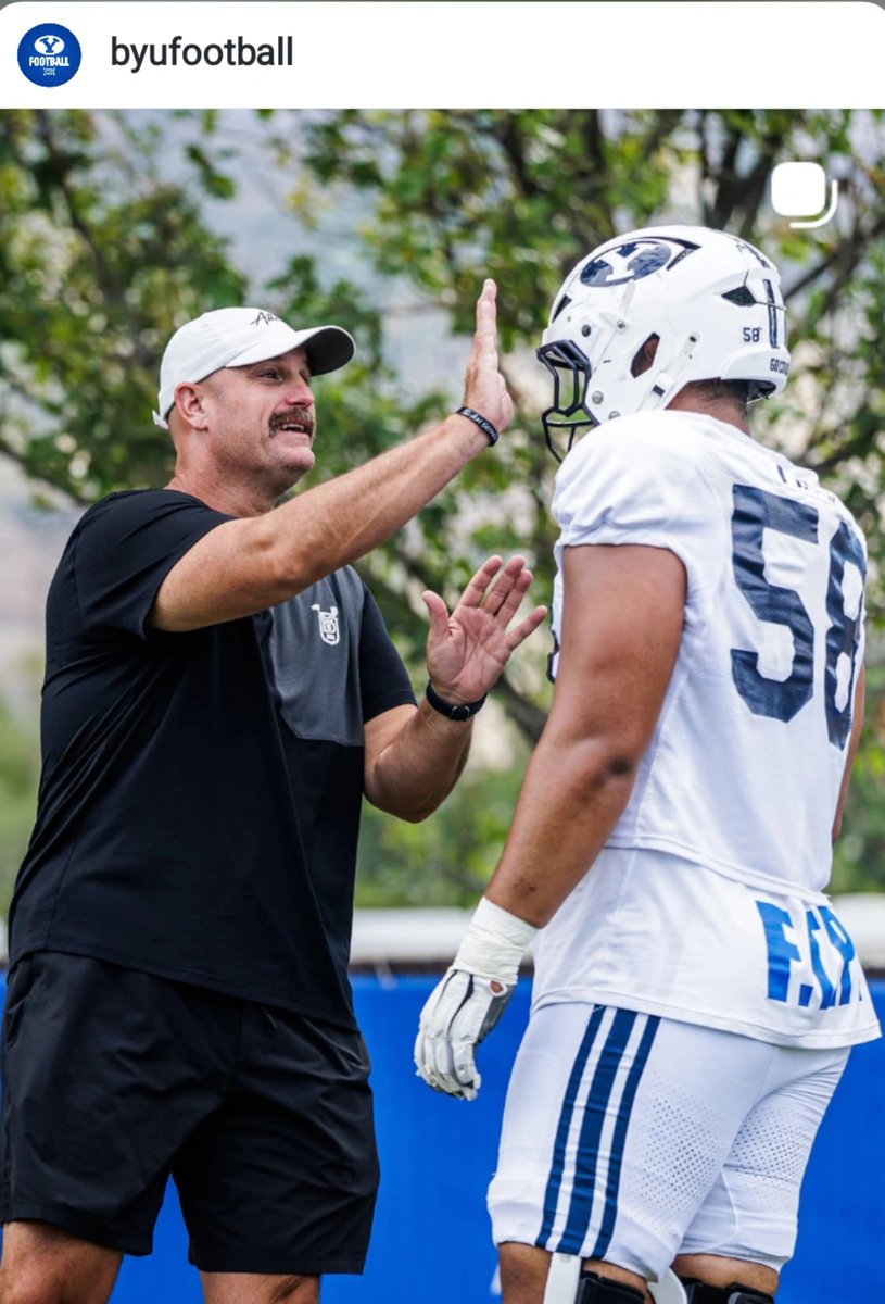 MrzFinau's tweet photo. @pakifinau53 would've been amazing in music because he taught himself to play those instruments. It was until he was too big to ignore. I told @coachmetty he doesn't know how to play football. His reply, "We'll teach him". https://t.co/gif8H4sgCw
