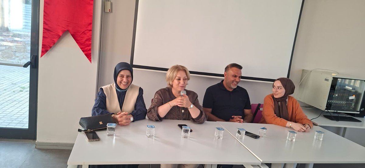 akkadinkocaeli's tweet photo. İl Kadın Kolları Başkanımız Yasemin Özdemir, İlçe Başkanımız Köksal Şakar ve İlçe Kadın Kolları Başkanımız Sevgi Takan ile birlikte Darıca Serhat Kars İli ve İlçeleri Kültür ve Yardımlaşma Derneği Kadın Kolları Başkanı Zehra Çiftçi Bulut ve yönetimini Hüma Hatun Sosyal ve Gençlik Kampı’nda ziyaret ettik.

Birlik ve dayanışma ruhunun hâkim olduğu, samimi ve güzel bir buluşma gerçekleştirdik. Programımıza katkı sunan, emeği geçen herkese gönülden teşekkür ediyoruz.

#BirlikteGüçlüyüz #Darıca #BirlikBeraberlik #AKKadınKocaeli #KadınlaMümkün

@tugbaisikercan 
@AKKADINGM 
@yyaseminozdemir