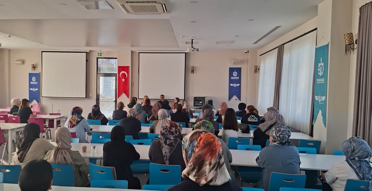akkadinkocaeli's tweet photo. İl Kadın Kolları Başkanımız Yasemin Özdemir, İlçe Başkanımız Köksal Şakar ve İlçe Kadın Kolları Başkanımız Sevgi Takan ile birlikte Darıca Serhat Kars İli ve İlçeleri Kültür ve Yardımlaşma Derneği Kadın Kolları Başkanı Zehra Çiftçi Bulut ve yönetimini Hüma Hatun Sosyal ve Gençlik Kampı’nda ziyaret ettik.

Birlik ve dayanışma ruhunun hâkim olduğu, samimi ve güzel bir buluşma gerçekleştirdik. Programımıza katkı sunan, emeği geçen herkese gönülden teşekkür ediyoruz.

#BirlikteGüçlüyüz #Darıca #BirlikBeraberlik #AKKadınKocaeli #KadınlaMümkün

@tugbaisikercan 
@AKKADINGM 
@yyaseminozdemir