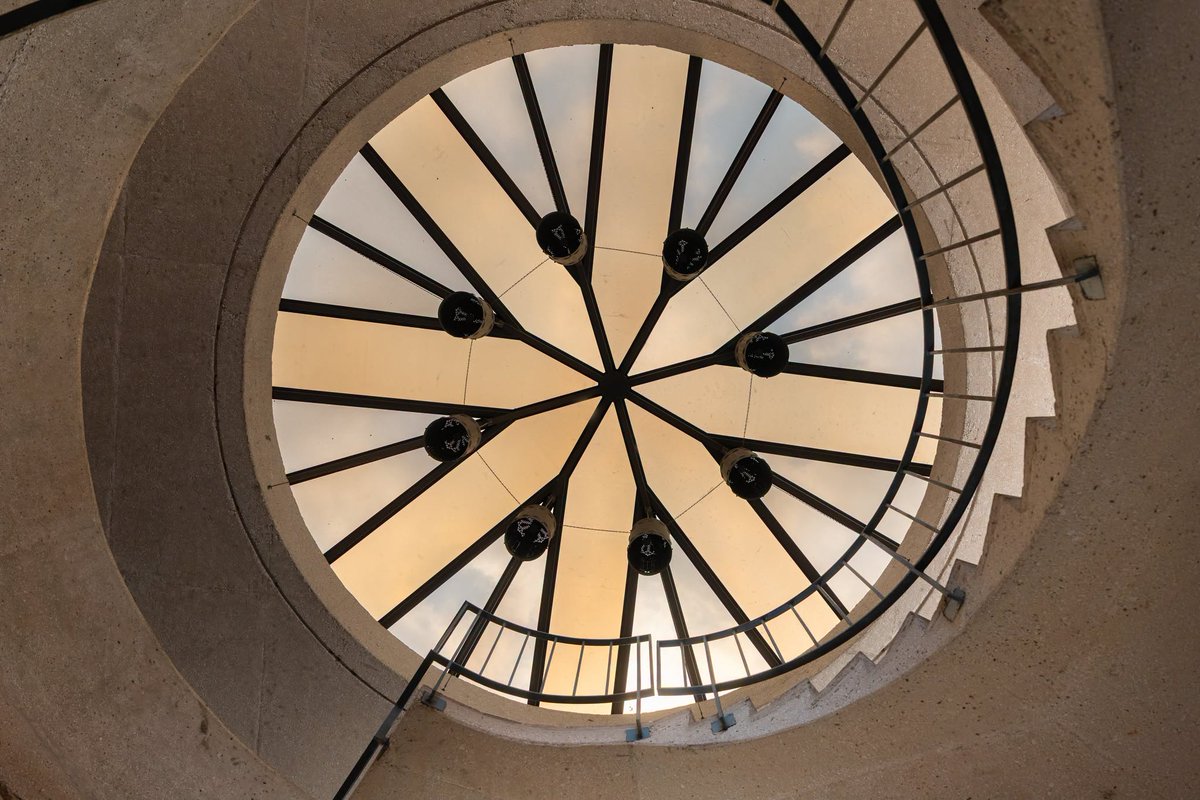 TrinityUAlumni's tweet photo. Happy #WorldPhotographyDay! There's nothing like seeing your favorite spaces on Trinity's campus through the lens. The only thing better is looking at them with your own eyes! Capture new memories during #TUAlumniWeekend. Register by August 31 to save with the Early Bird Rate! https://t.co/0c3pRCJ9Zr