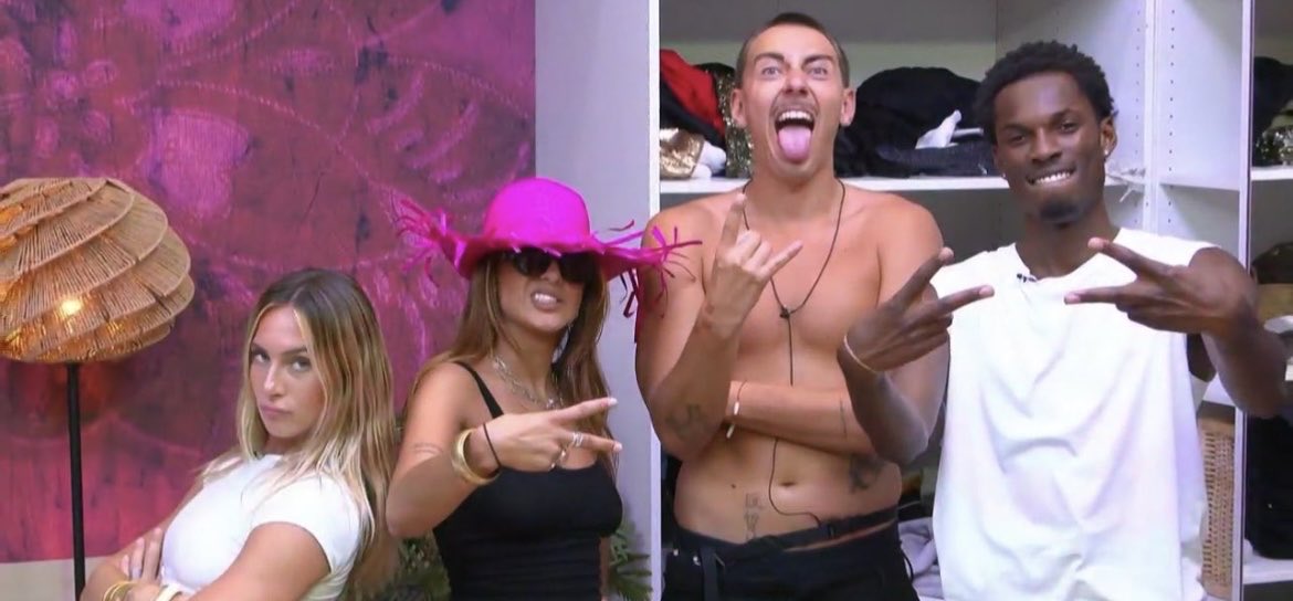 lizedb8's tweet photo. un des meilleurs carrés finales :) 
#SecretStory https://t.co/lYLue2jR1s
