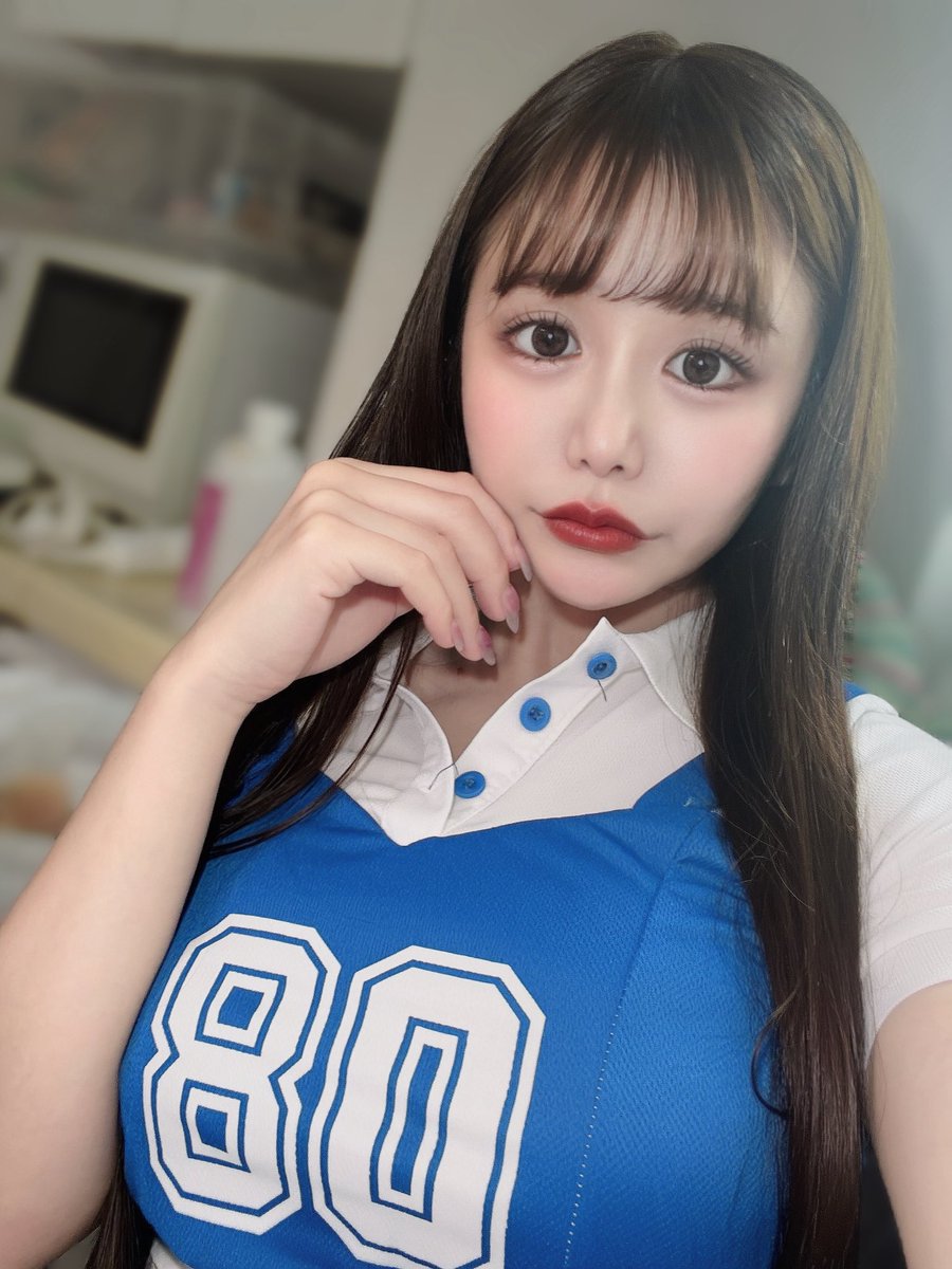 himemori_amu's tweet photo. おはよ〜
そっくりさんのラウンドガール🍒頑張ったみたい...
チェックしてねー✅🤭

🎥https://t.co/LLNp4rFknR https://t.co/725WdcFC6g