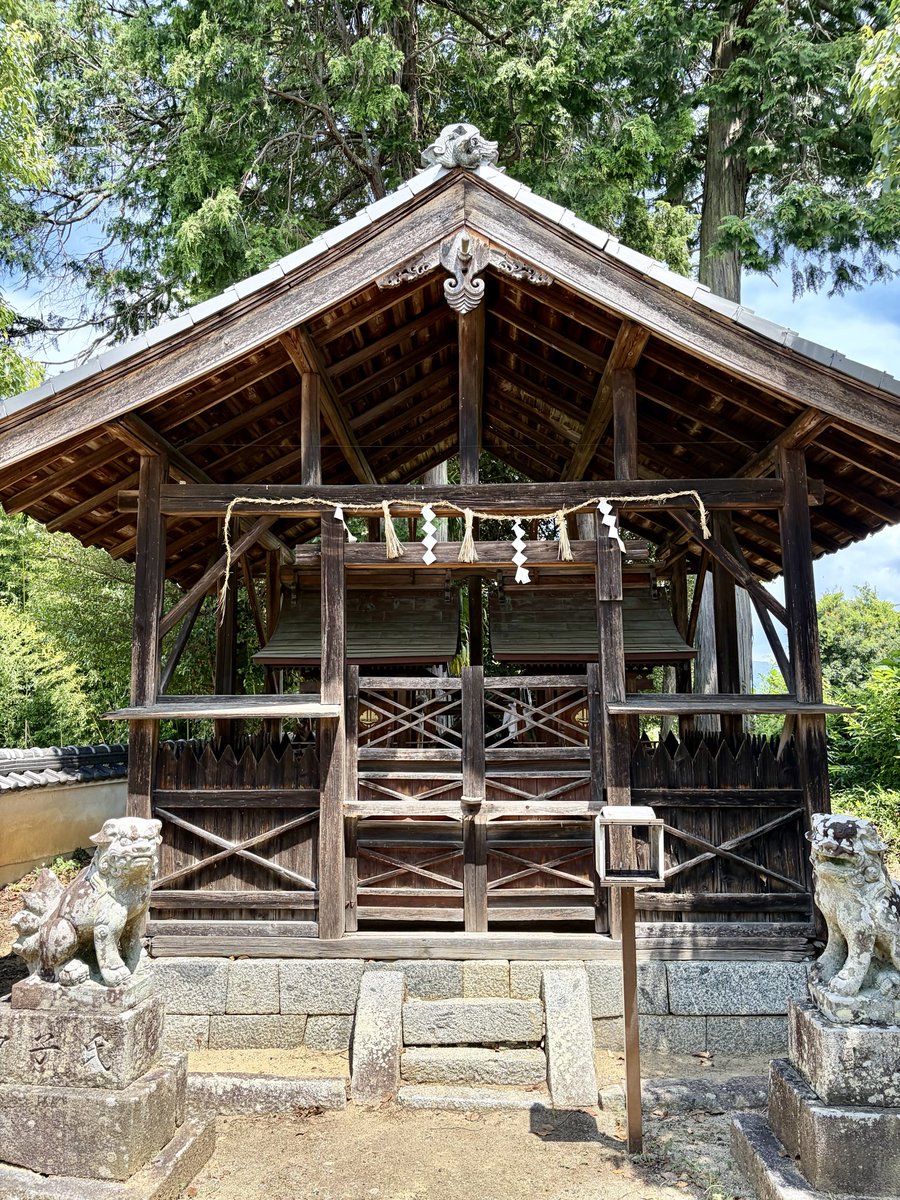 gassyou2's tweet photo. 大原神社
奈良県高市郡明日香村

大化の改新の立役者 藤原鎌足の生誕地と伝えられる地に鎮座している神社です

小さな神社ですが 長い間日本の歴史を動かした藤原家の祖がこの場所で誕生したということに思いを馳せながら参拝してきました

境内を降りたところにある産湯の井戸は草に覆われていました https://t.co/tPU0lQaFGY