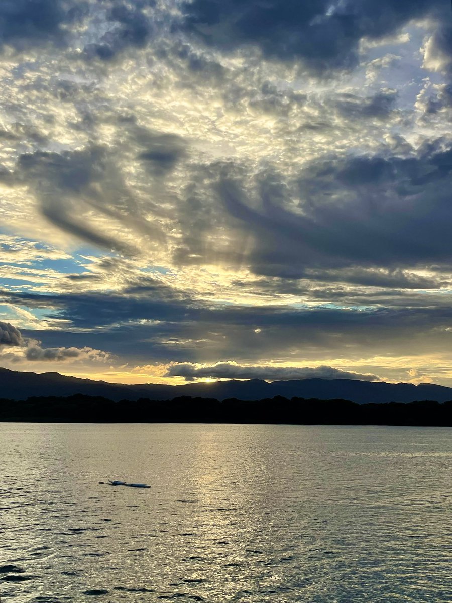 icchii2026's tweet photo. おはようございます
木曽川の夕暮れです https://t.co/7cV5B6IUI4