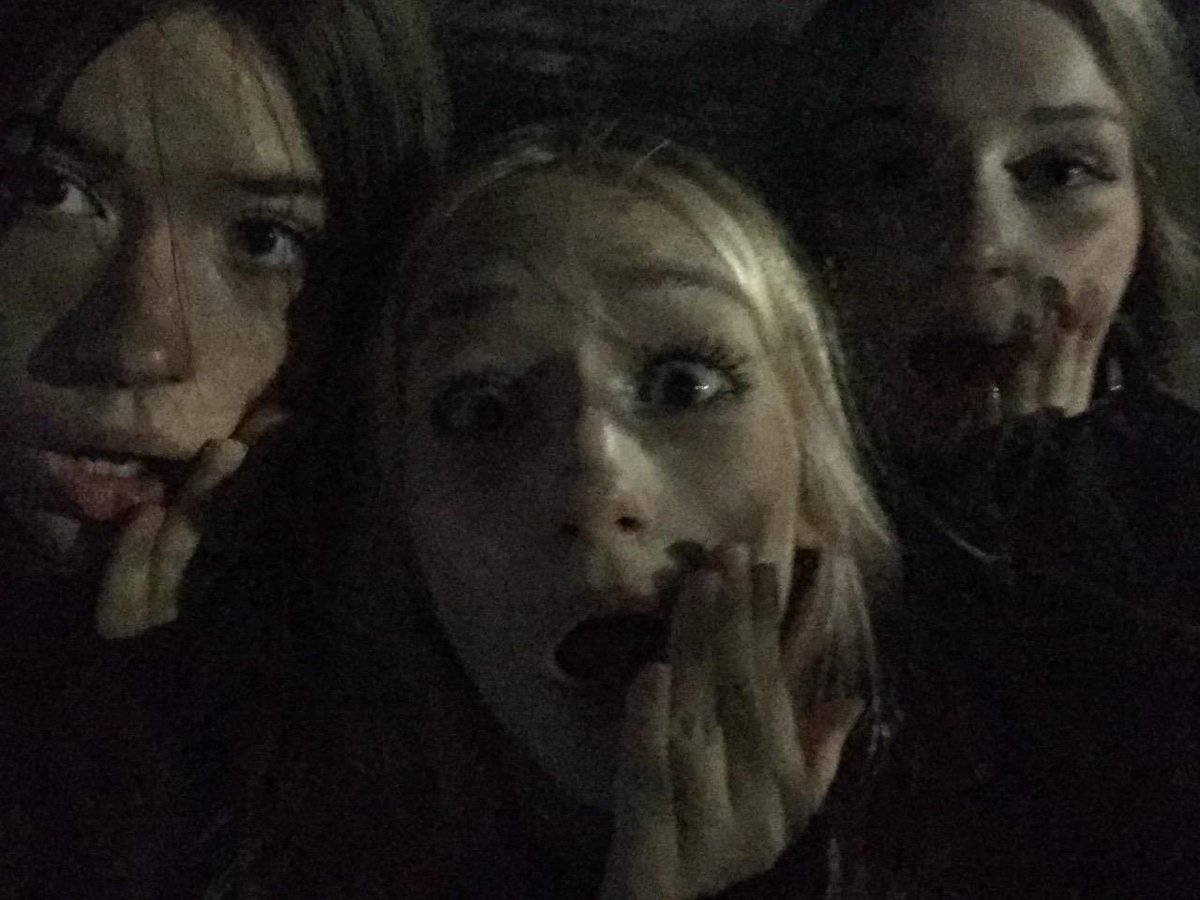 spiderrrisha's tweet photo. обожаю камеру 6 айфона 🤲🏻 не люблю обычно фоткаться без сглаживания и/или фильтров каких-то, но на старые айфоны вроде выгляжу норм?? https://t.co/D6nFPKroqj
