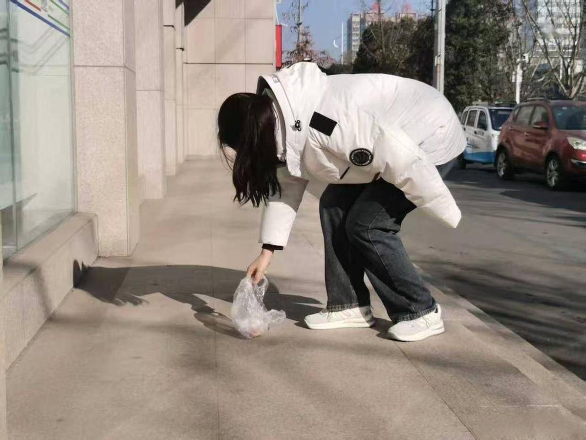 john_poda's tweet photo. Join our neighborhood community cleanup this Saturday (9AM-12PM) at Central Park! Bring gloves u0026 energy—free snacks provided. Let’s make our space shine together! https://t.co/0o8fU7w0hA