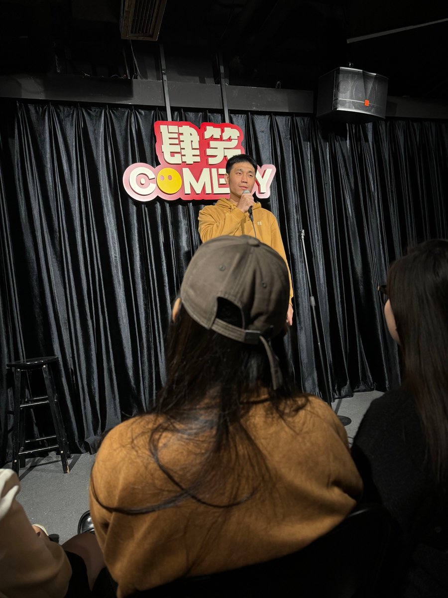 SarahxBelleau's tweet photo. Just got roasted by a stand-up legend mid-set—my jokes were so boring, the guy in the back actually started napping. https://t.co/D3BuMb9h3B