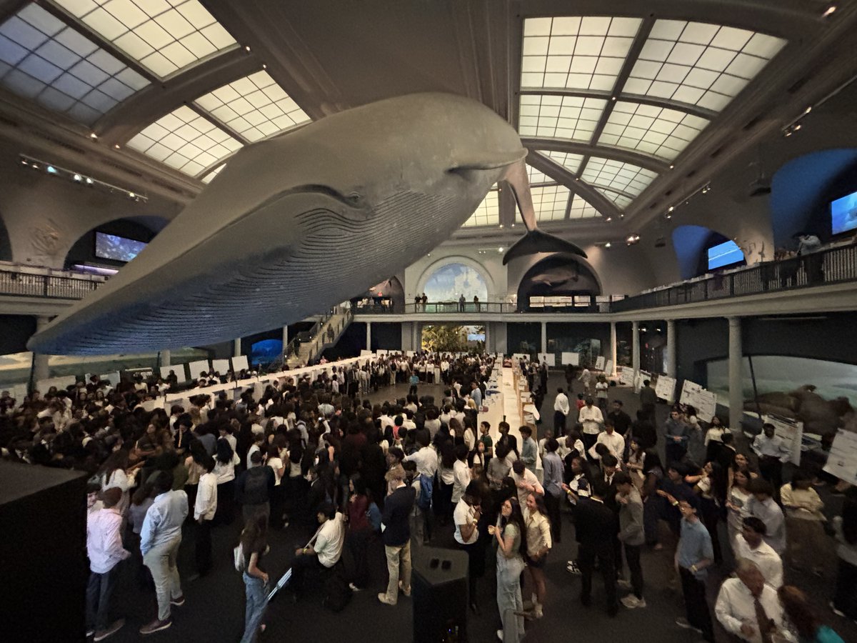 BioBus's tweet photo. We’re so proud of our Summer 2026 Interns for graduating!! 👏🏼👏🏼

Last week, they had the opportunity to show off their research projects from this summer at citywide symposium at the @AMNH hosted by @nycsrmc https://t.co/kffS1GpCo9