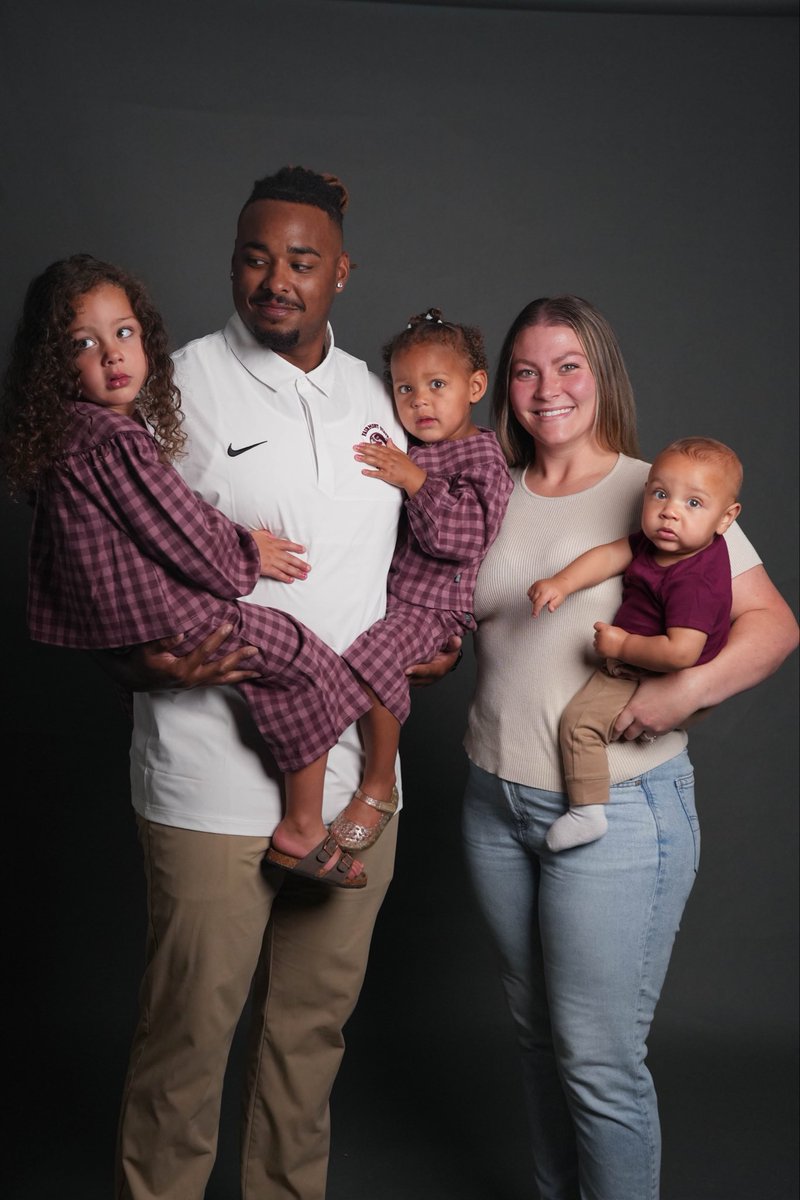 CoachDStills's tweet photo. Year 2 🖤 #SOAR https://t.co/CT6tlggVgg
