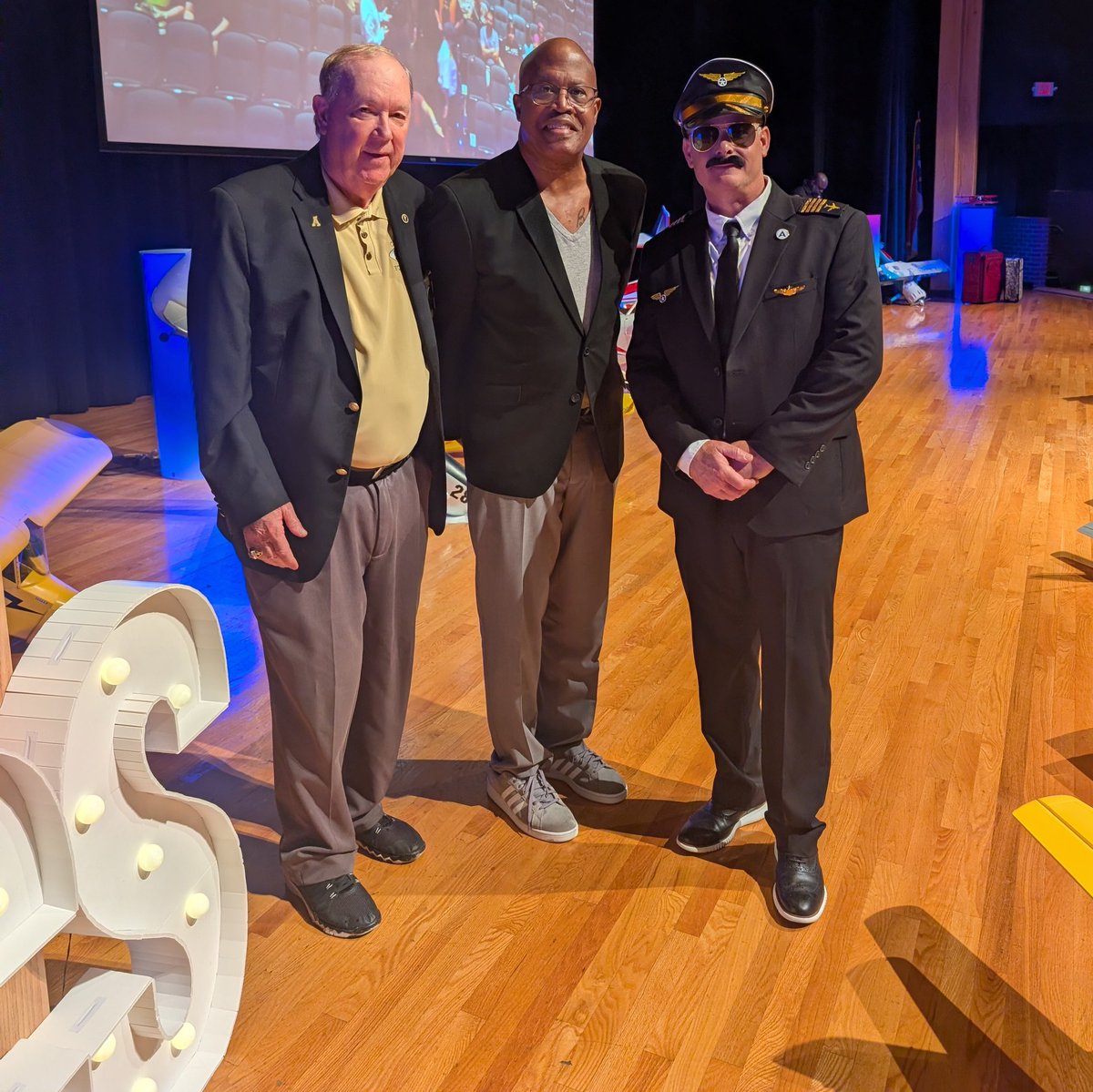 ncsupers's tweet photo. #AlexanderCountySchools convocation "Clear for Takeoff Charting Our Course for Continued Success. @bigriffin1 Superintendent and
@DrJhodge1906 "You Can Get In The Way" keynote was outstanding.#LeadershipMatters #NCSSA https://t.co/2cnd3rQoPt